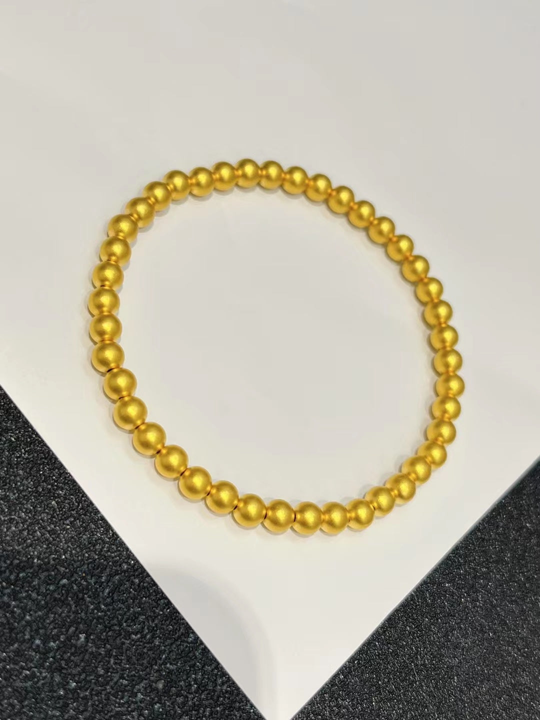 Bead Bead Hand String 999 Full Gold Material 5D Cyanide Free - Bon MercadoCyanide-free 999 gold bead hand string close-up