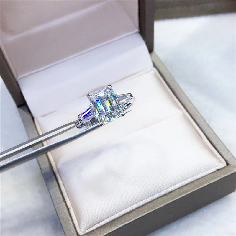 18K Gold Color Emerald Cut Baguette Diamond Ring Wholesale Price Green 1carat