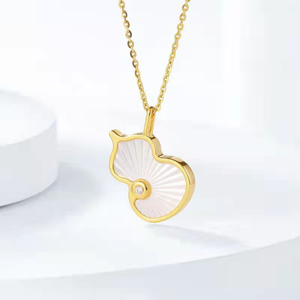 18K Gold White Shell With Diamond Gourd Pendant Versatile