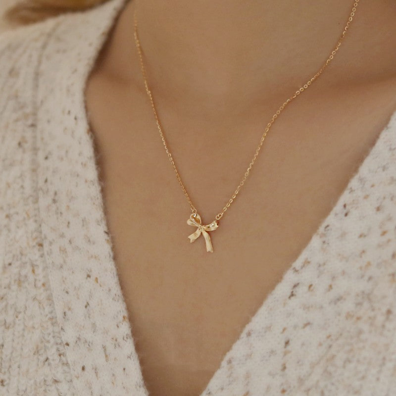 The Collarbone Chain Is Simple And Versatile Champagne gold