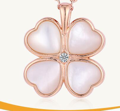 Women's 18K Gold Clover Fritillary Pendant Necklace Pendant Au750