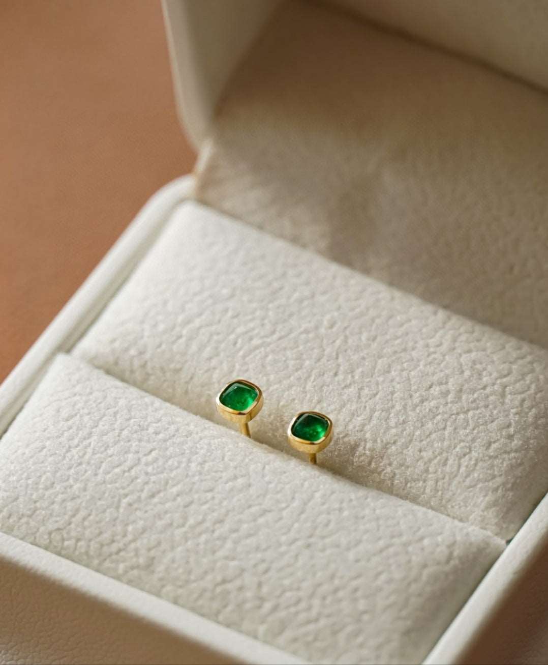 18K Gold Afghan Panjihill Sugar Tower Emerald Stud Earrings Green Ear Studs