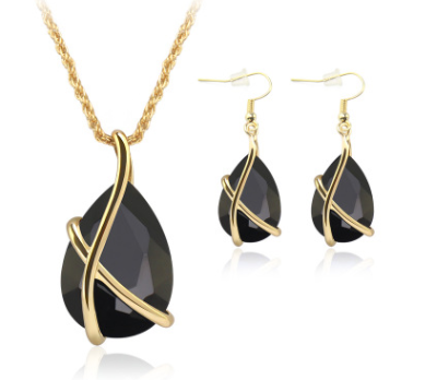 Pendant crystal necklace & earrings Black