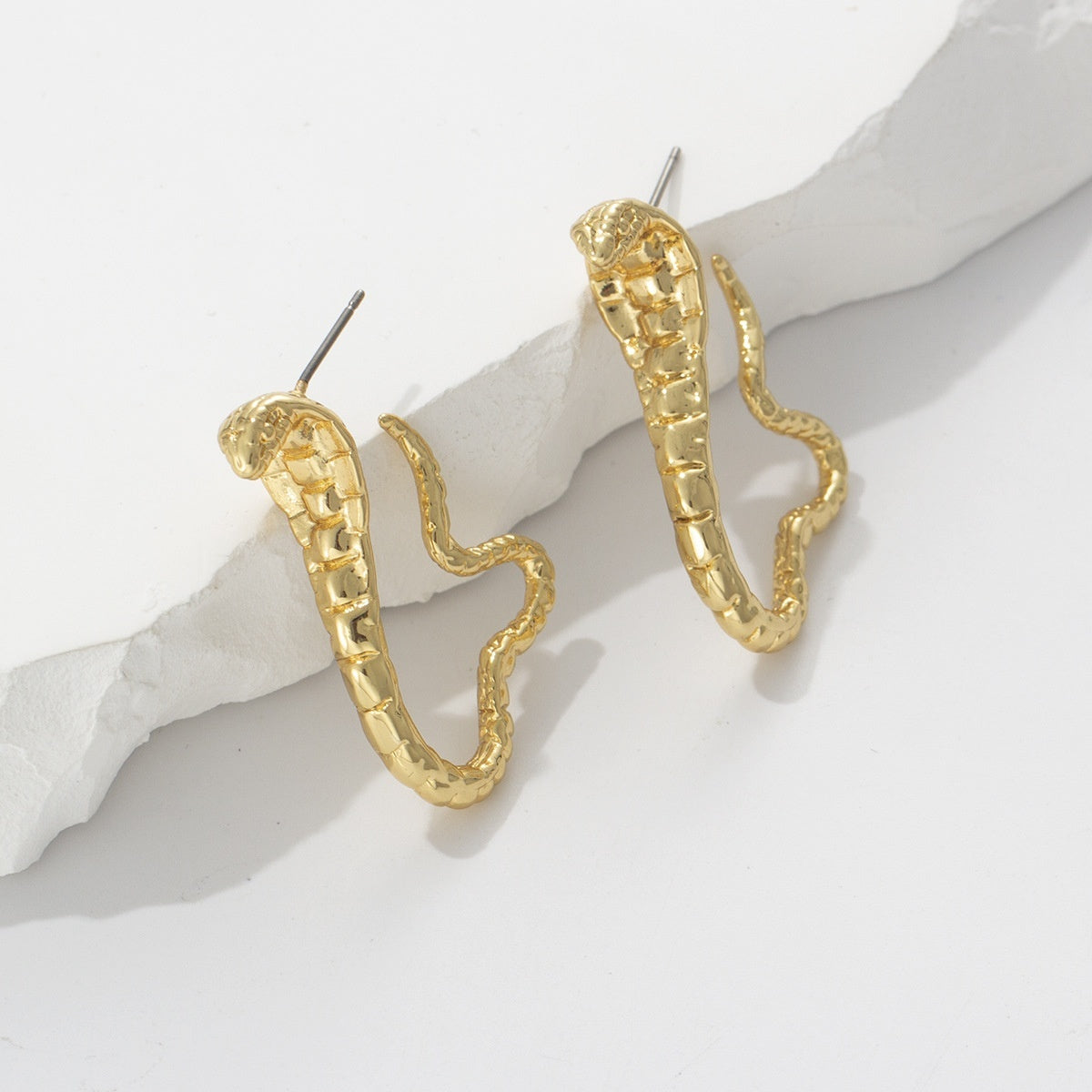 Simple And Light Luxury Niche Snake Stud Earrings PVD Vacuum Plating 18K Gold