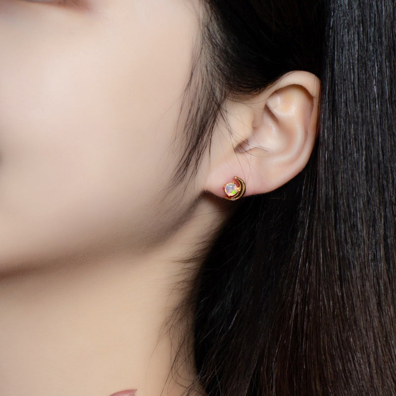 Curved Moon Female Fashion Personality Ear Stud