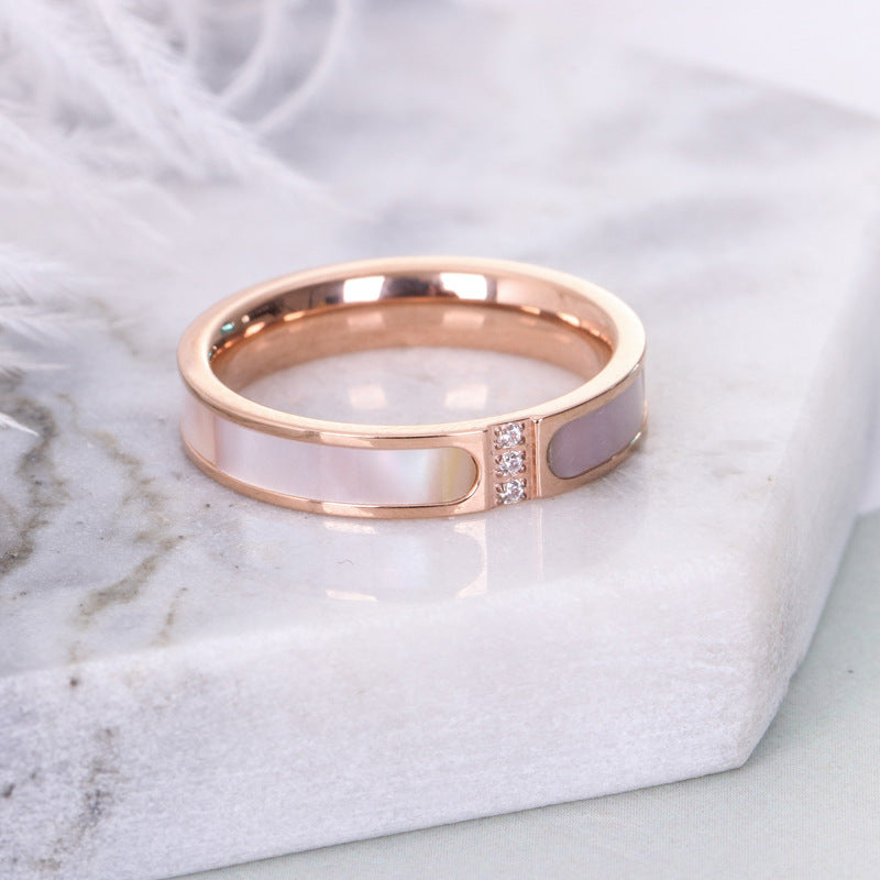 Fashion three diamond inlaid shell ring Rose gold