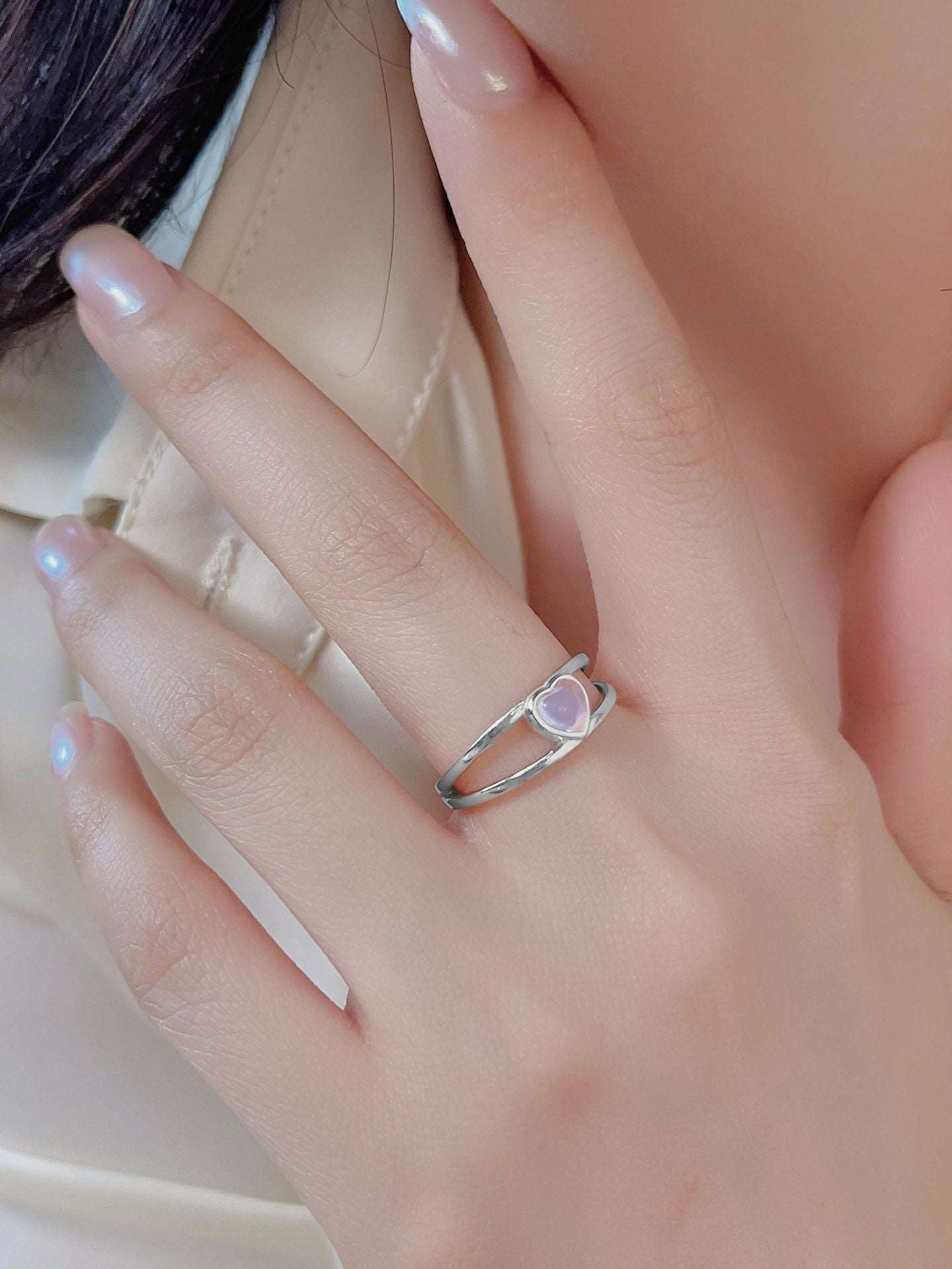 Design Sense S925 Silver Heart-shaped Natural Moonstone Ring