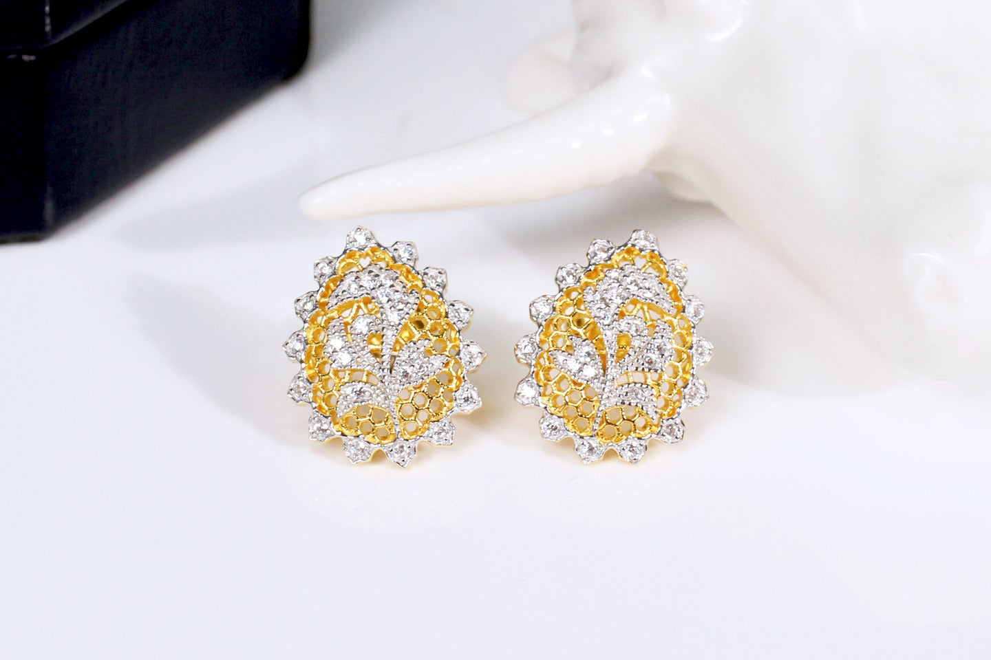 Light Luxury Customized 925 Silver Gold Honeycomb Vine Earrings