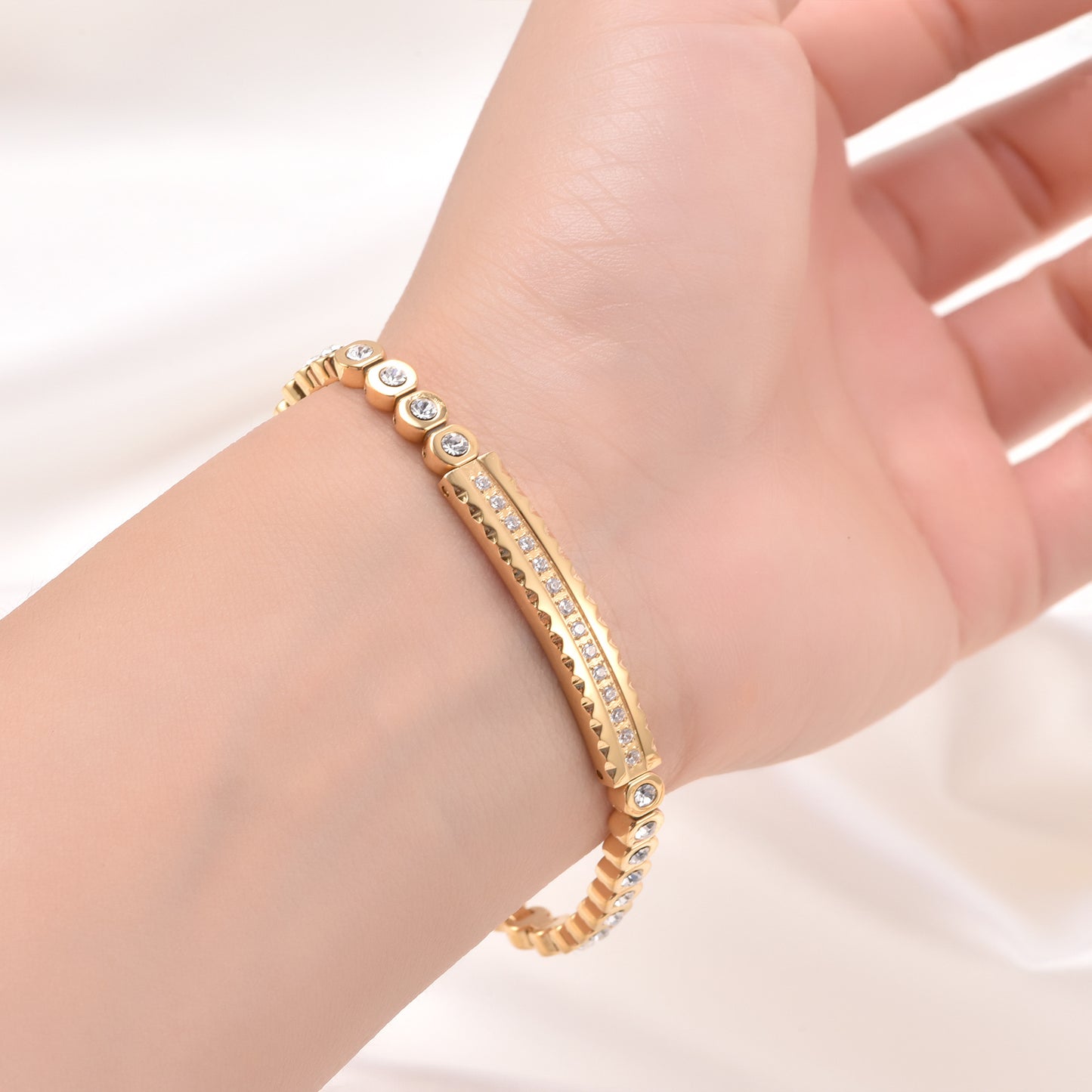 Popular Light Luxury Advanced Inlaid Stone Shining Star Bracelet