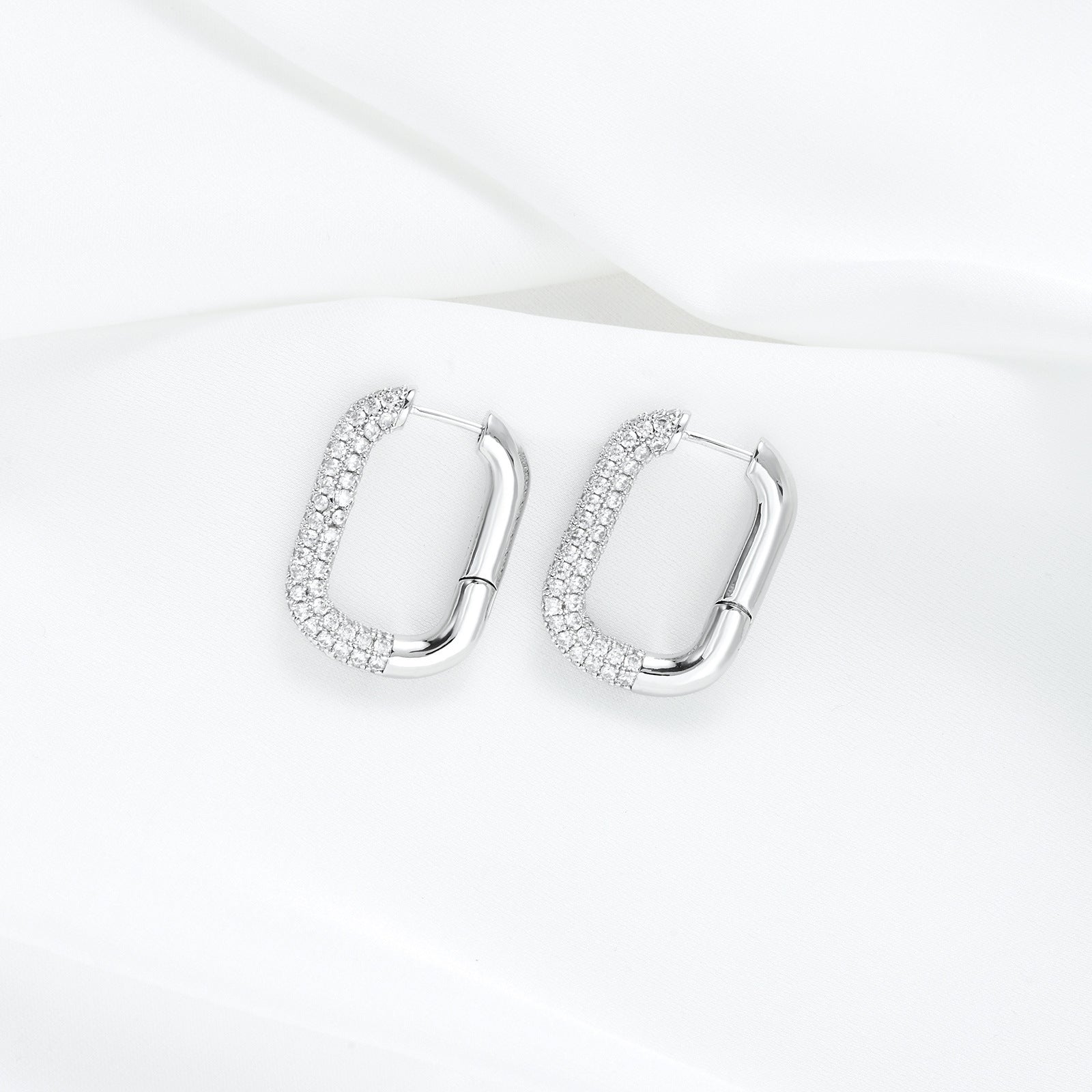 Commuter Letters Quadrilateral Geometric Ear Clip Electroplated 18K Gold High-grade Earrings
