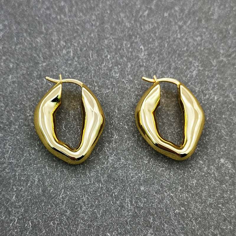 18K Gold Shaped Earrings