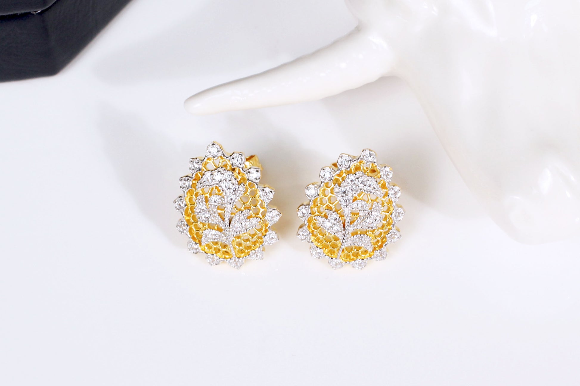 Light Luxury Customized 925 Silver Gold Honeycomb Vine Earrings