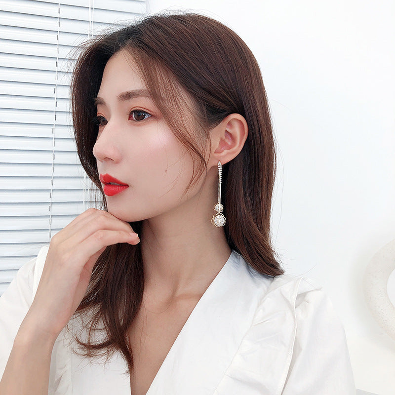 Women's Fashion Hollow Rose Earrings